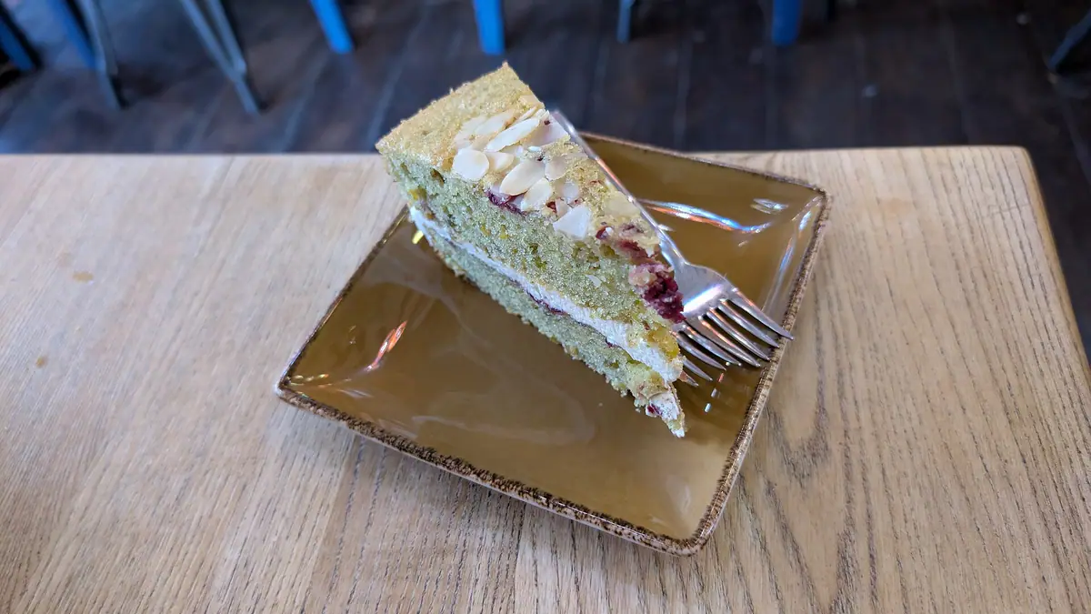 Ela's Cakes – cake shop in Chatham town centre